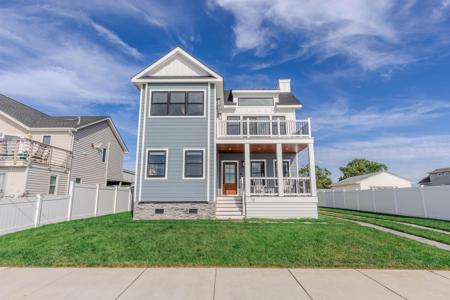 711 Beach Drive