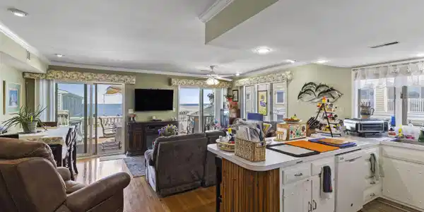 127 W Spruce Avenue