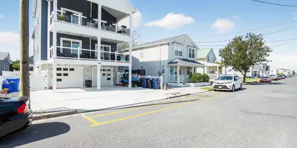 110 W Youngs Avenue