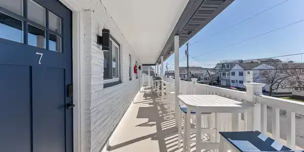 403 E 15th Avenue