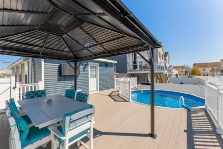 620.5 W Maple Avenue