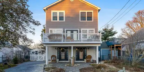17 Schellinger Avenue