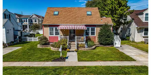 213 Victoria Lane