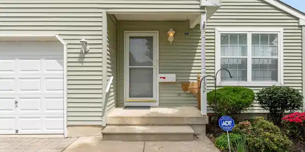 132 Lee Lane