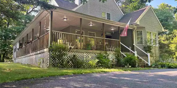 7 W Woodland Avenue