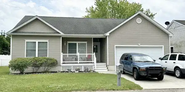 2404 Grove Lane