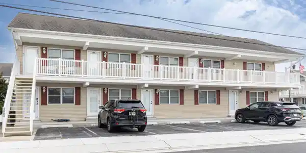 300 E Syracuse Avenue