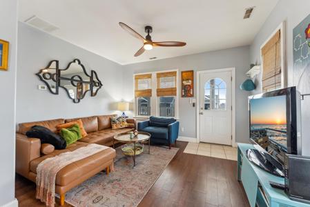 122 W Wisteria Road