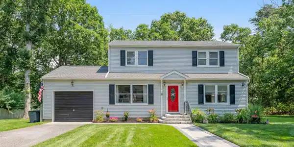 4 Darott Drive