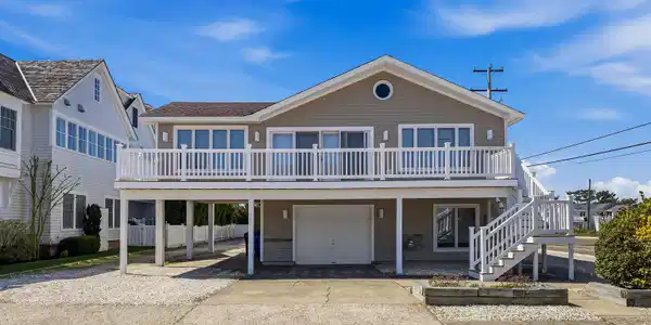 6709 Dune Drive