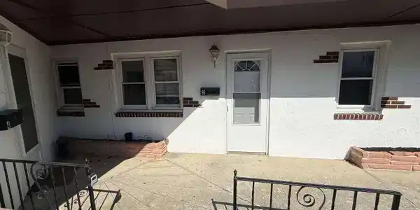 110 W Crocus Road
