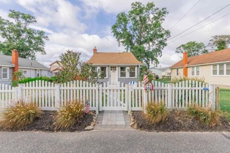 119 W Pacific Avenue
