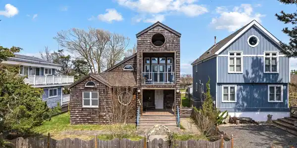 201 Light House Avenue