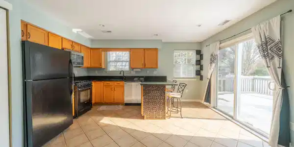 14 W Atlantic Avenue
