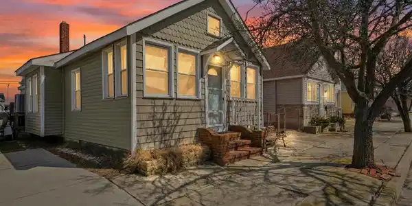 313 W Juniper Avenue