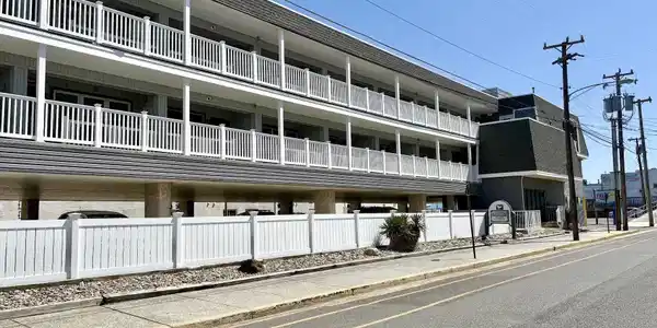 875 Plymouth Place