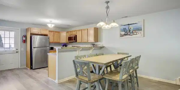 307 E Poplar Avenue