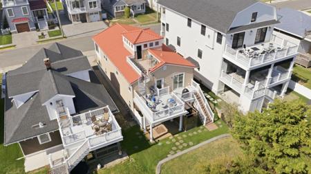 17 E Vincent Avenue