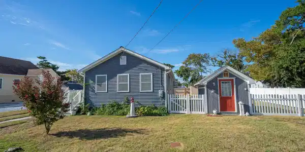112 W Miami Avenue