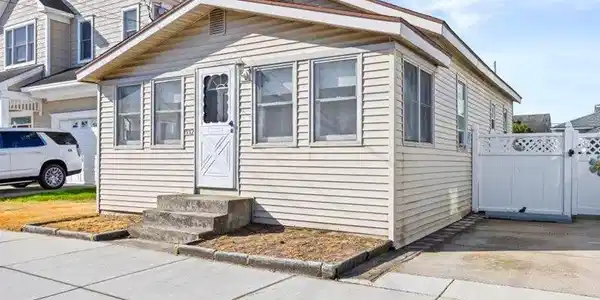 332 W Andrews Avenue