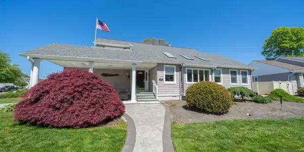 415 Portsmouth Road
