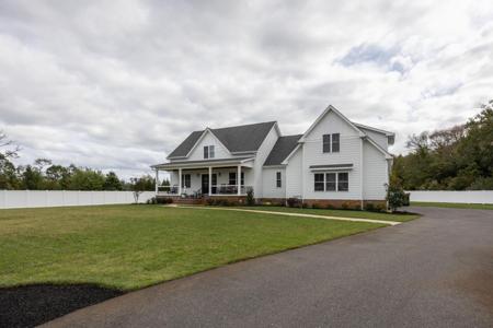 28 Queen Anne Court