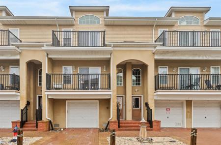 117 E Maple Avenue