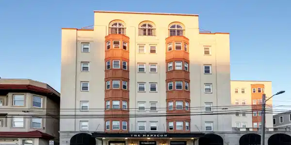 807 E 8th Street