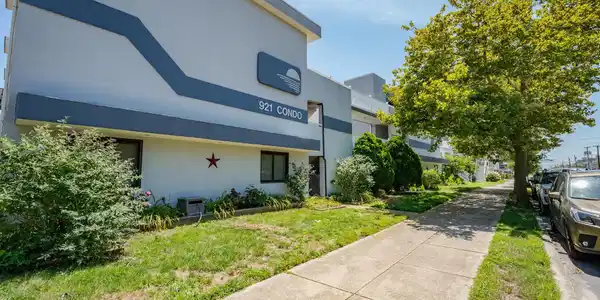 921 Wesley Avenue