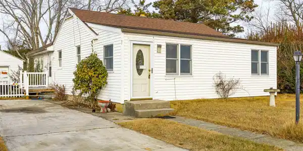 1203 Rose Hill Parkway