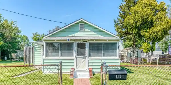 39 E Pacific Avenue