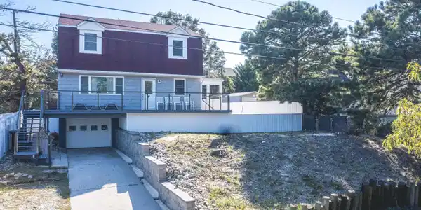 18 Pinewood Road