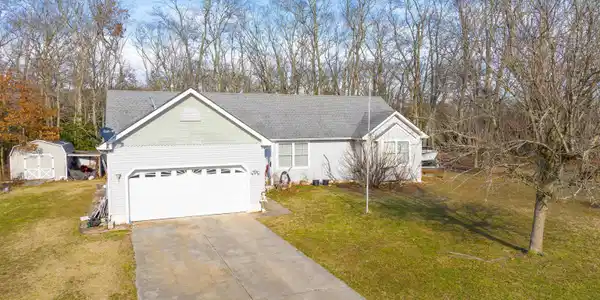 3 Earl Drive
