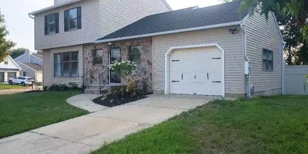 2 Boothbay Drive