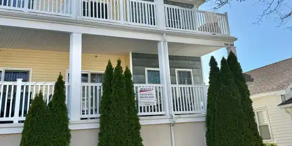 104 E Poplar Avenue