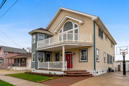 203 W Morning Glory Road