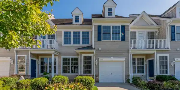 506 W Hampton Court