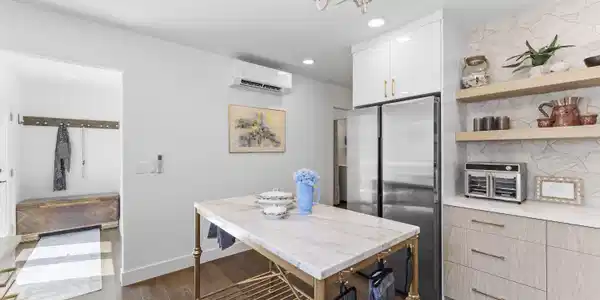 218 E Taylor Ave