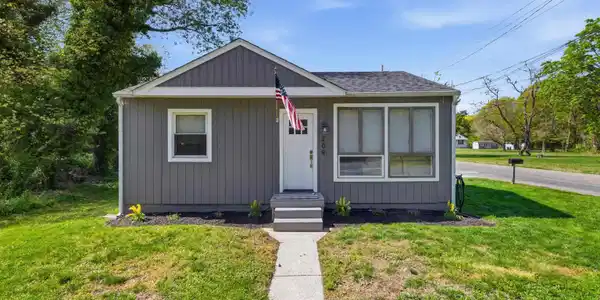 209 Breakwater Road