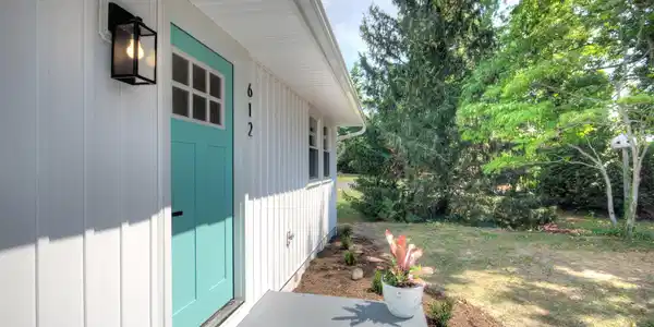 612 Seashore Road