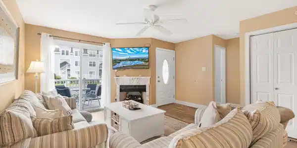 400 E Marina Court