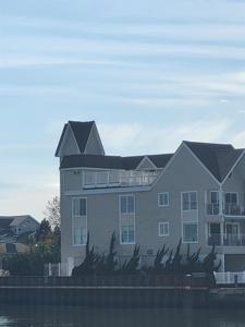 1415 Harbor Lane