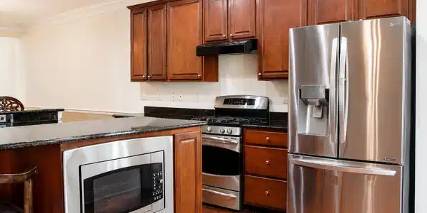 Image 3: Kitchen