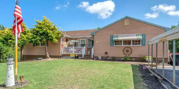 11 Aspen Drive