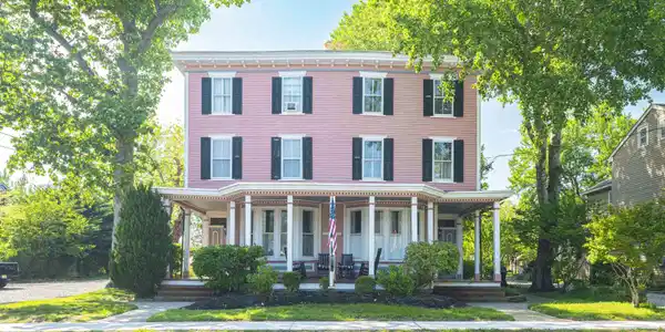1011 Lafayette Street