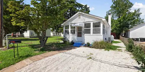 21 Woodland Avenue