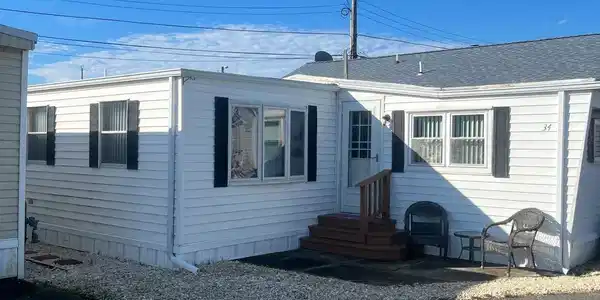 34 Lee Avenue