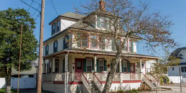 113 E Buttercup Road