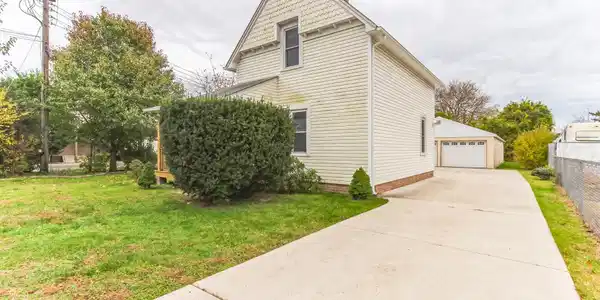 3 W Shell Bay Avenue