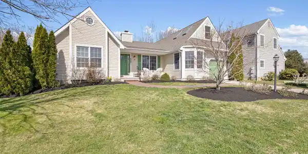 10 Newport Drive